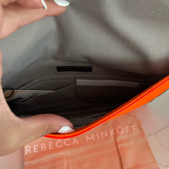 Clutch - Picture 2 of 2